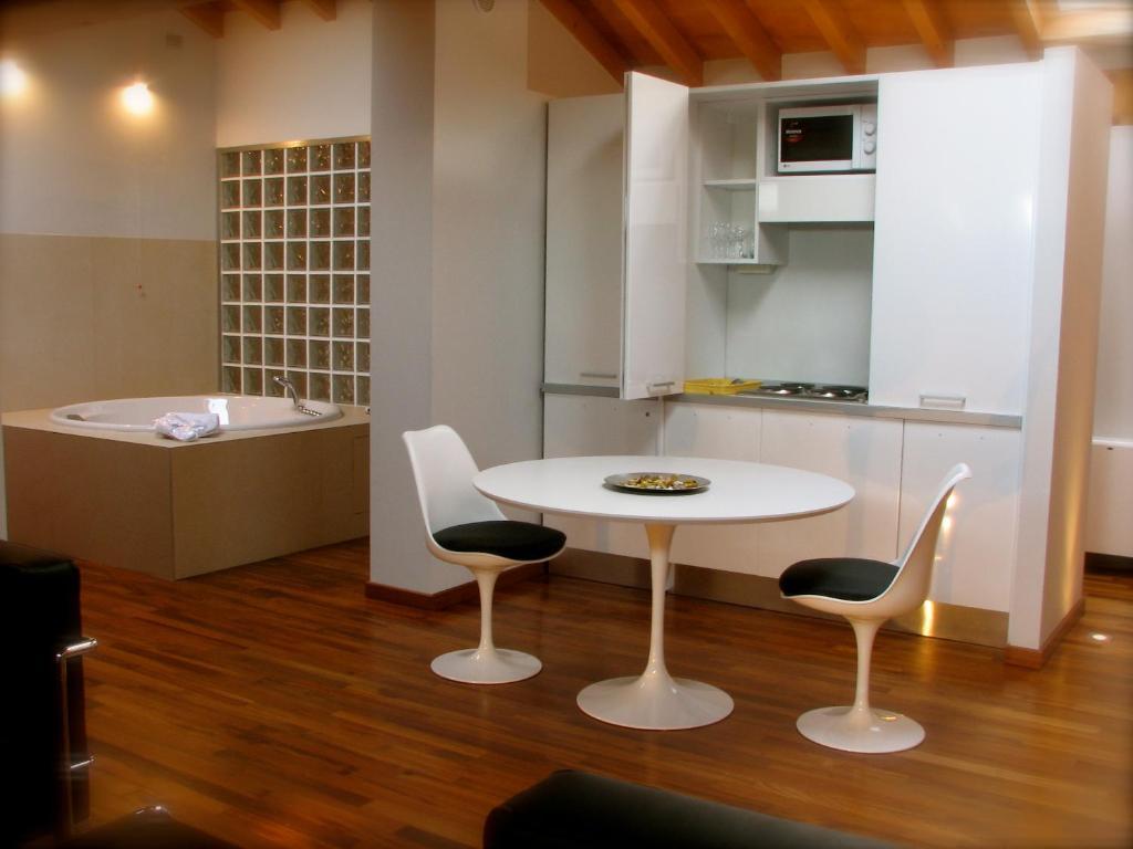 Parizzi Suites & Restaurant Parma Værelse billede
