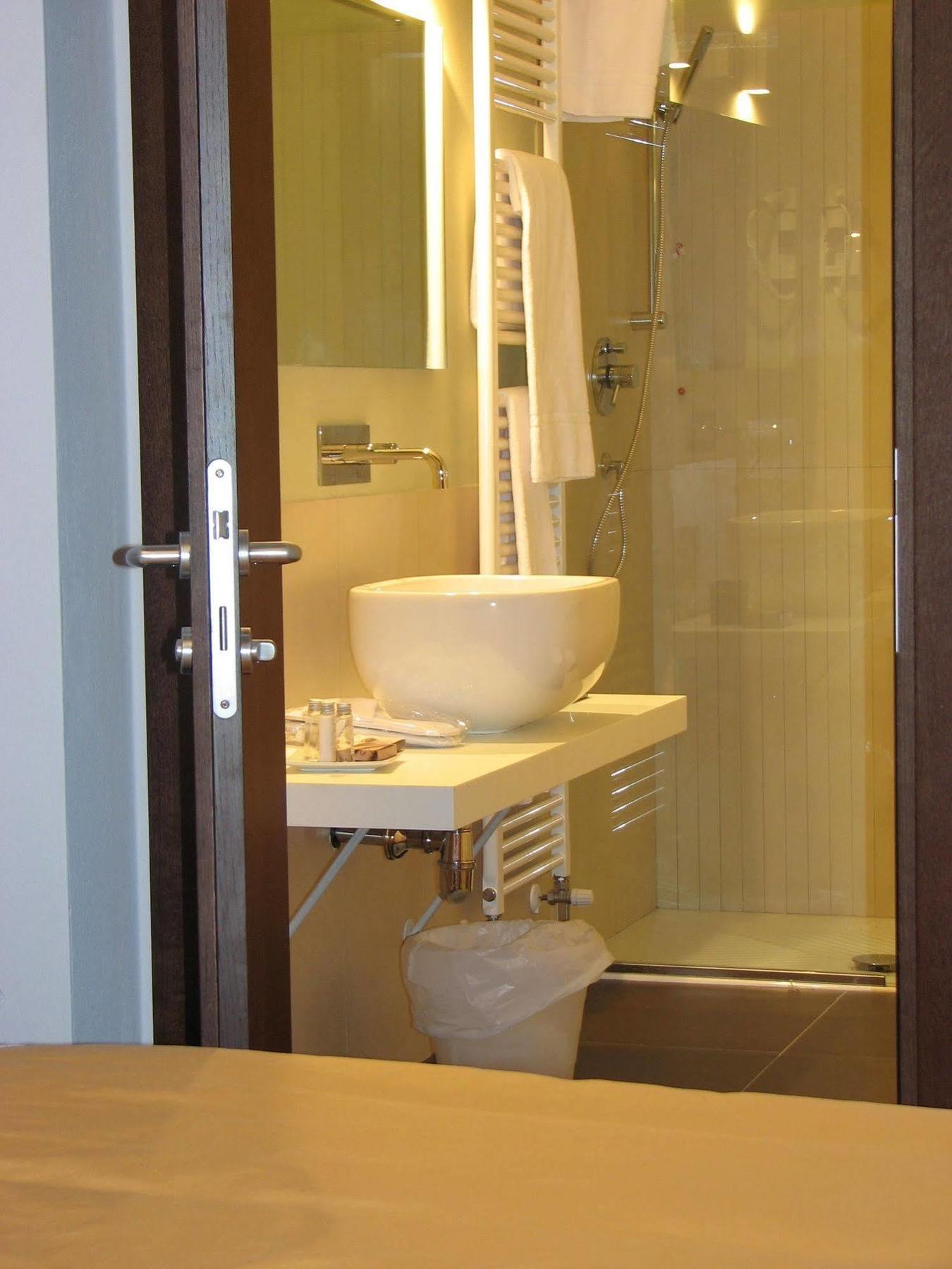 Parizzi Suites & Restaurant Parma Eksteriør billede