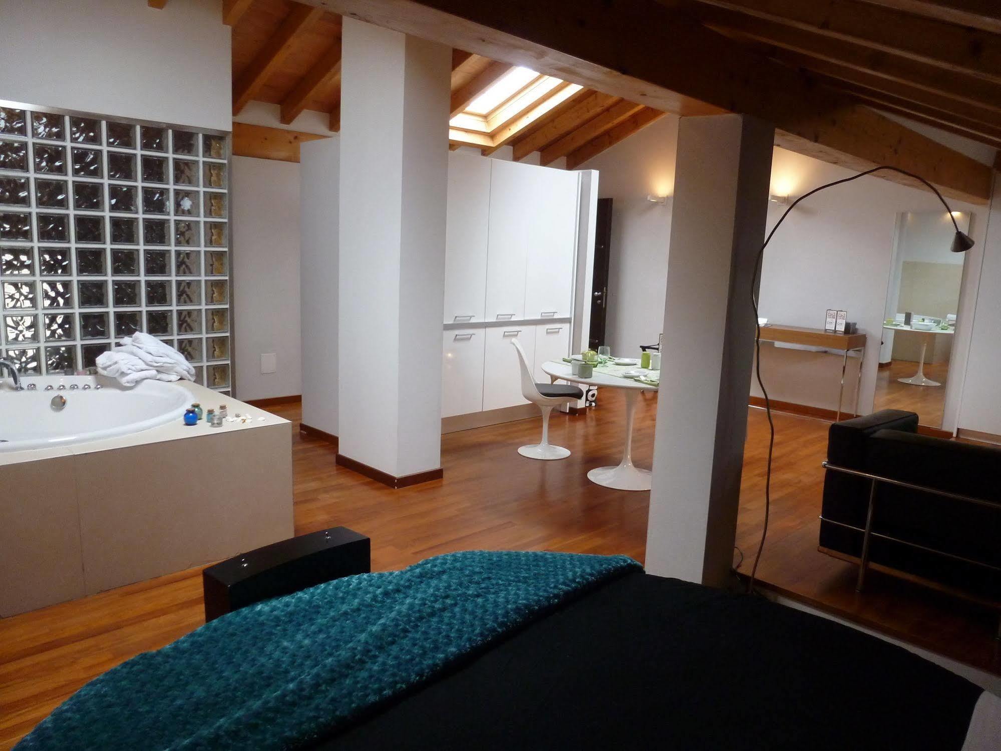 Parizzi Suites & Restaurant Parma Eksteriør billede