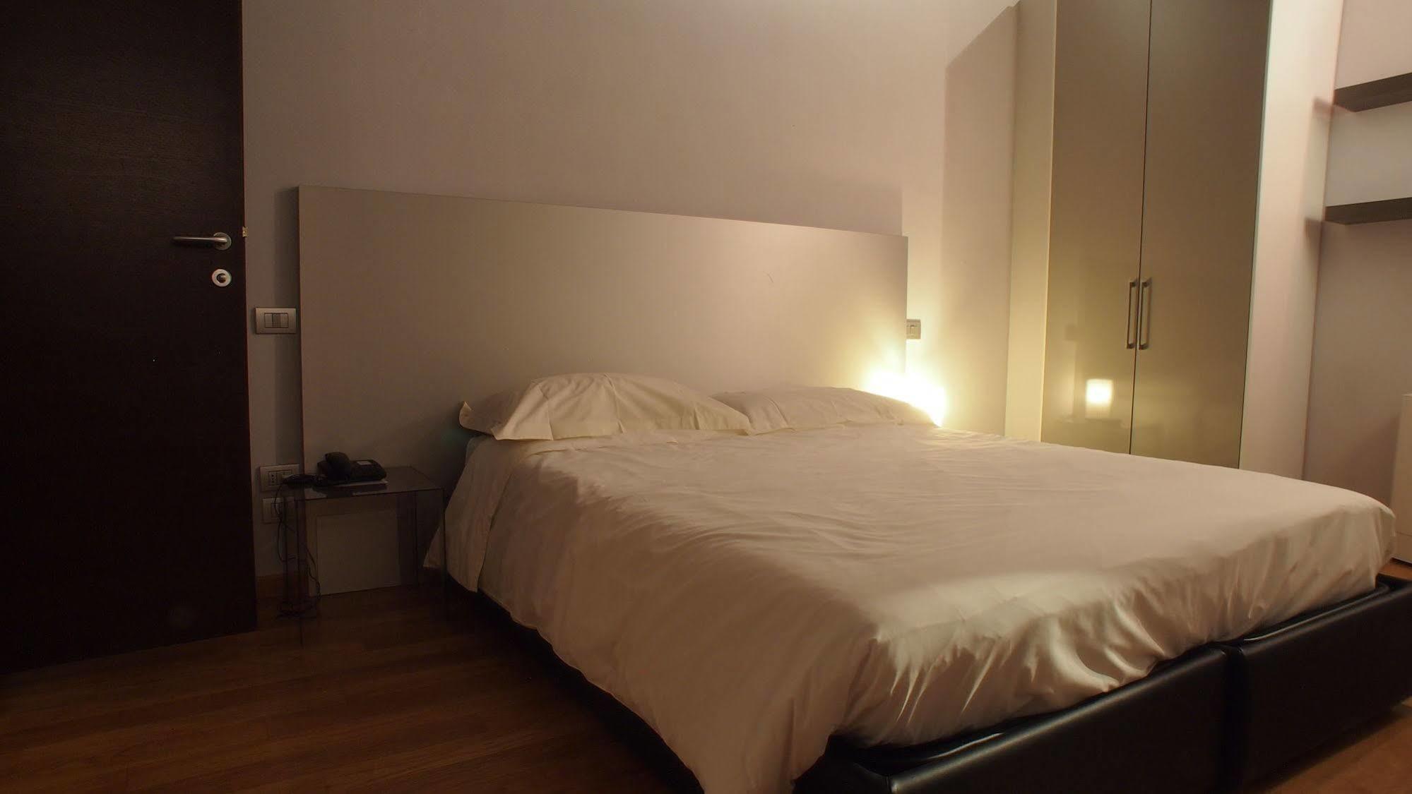 Parizzi Suites & Restaurant Parma Eksteriør billede